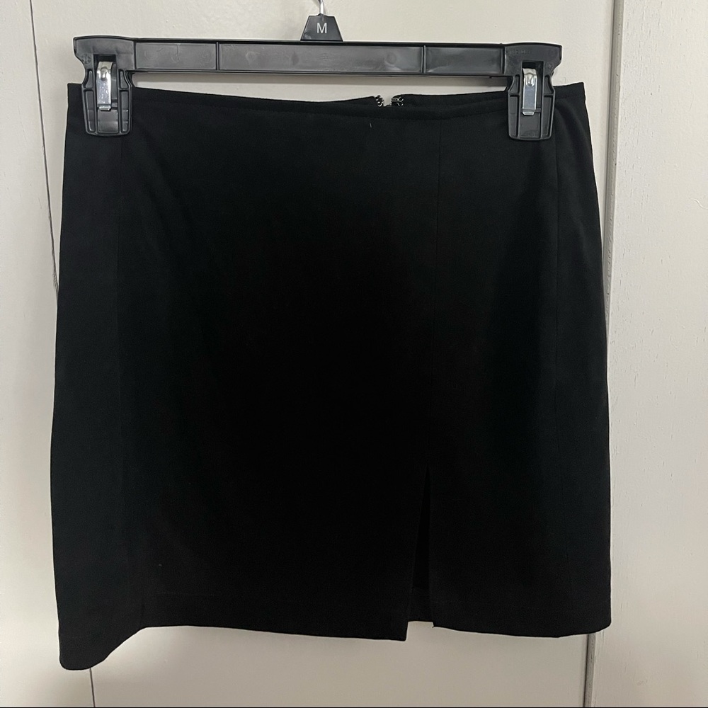 Forever 21 Black velvet mini skirt